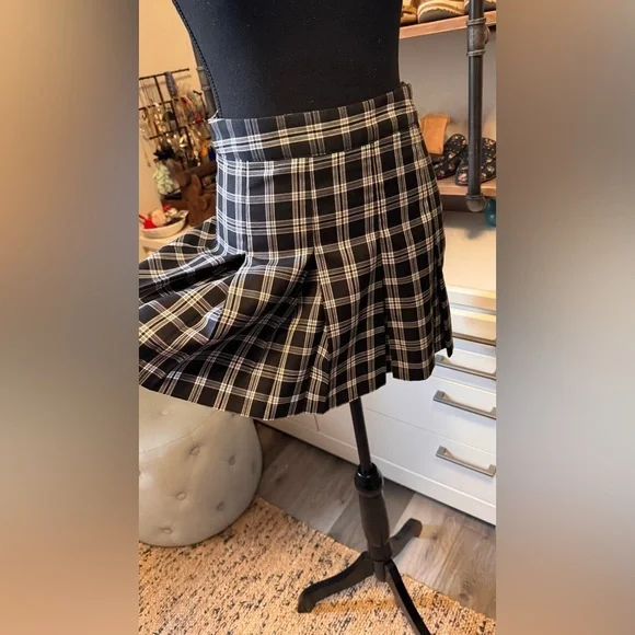 Plaid Black and White Women's Skirt - Picture 6 of 7